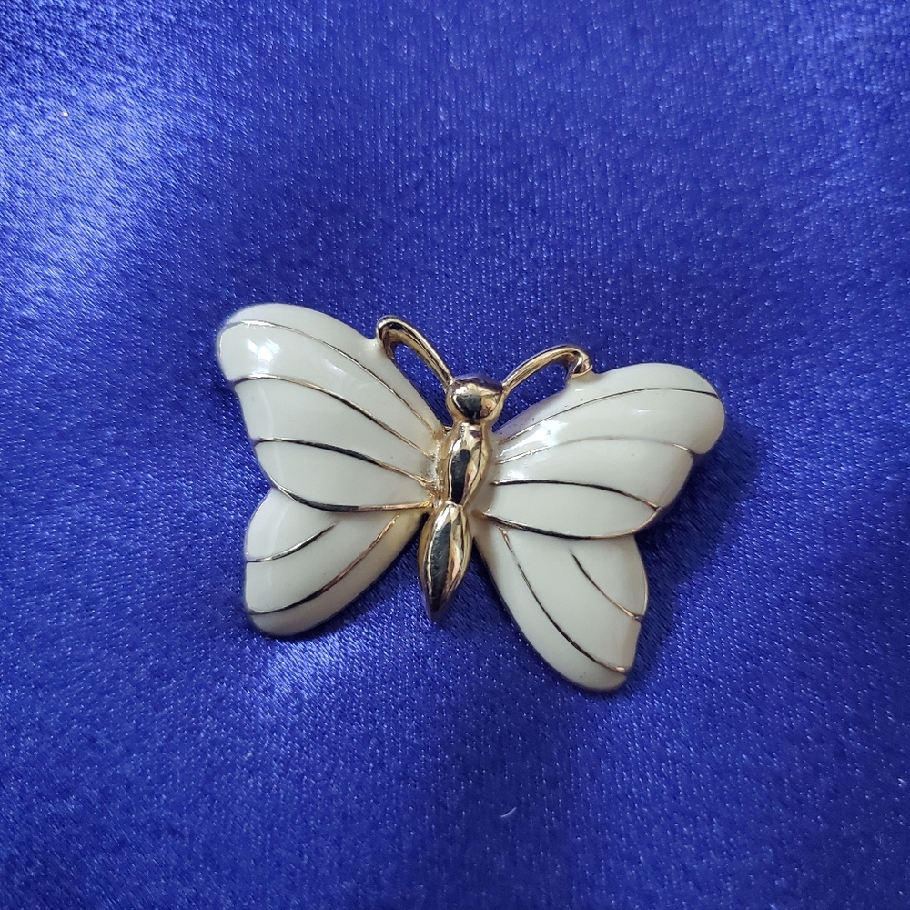 Trifari butterfly pin enamel